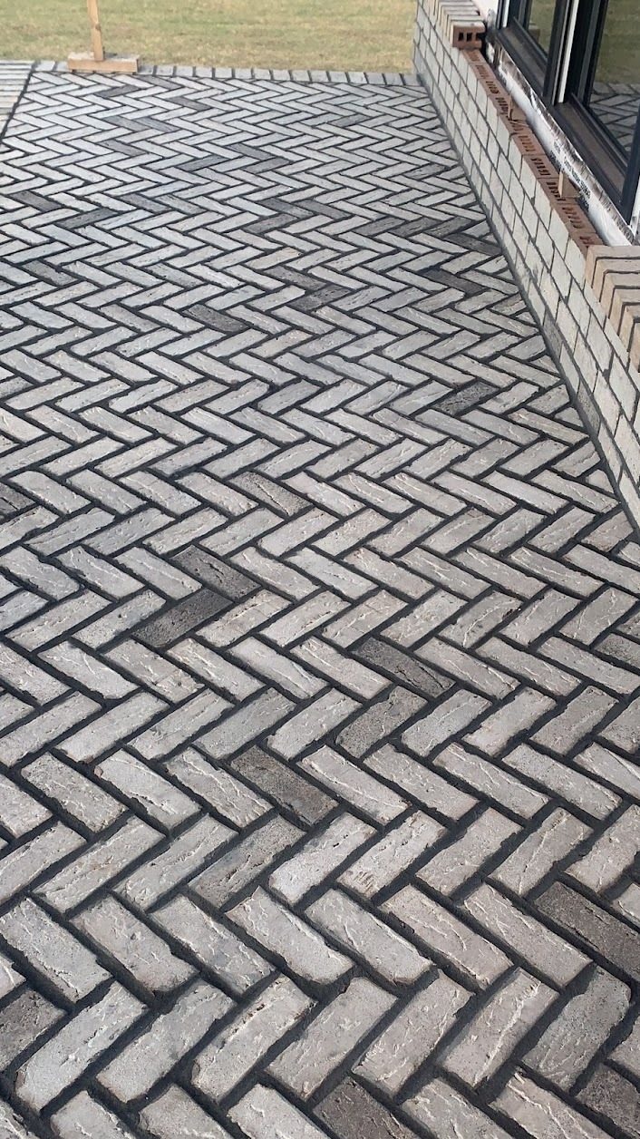 velasco-masonry concrete pool deck